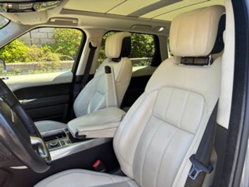 Used 2018 Land Rover Range Rover Sport HSE AWD/4WD image 8