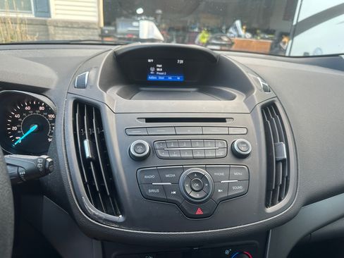 Used 2018 Ford Escape SE FWD image 10