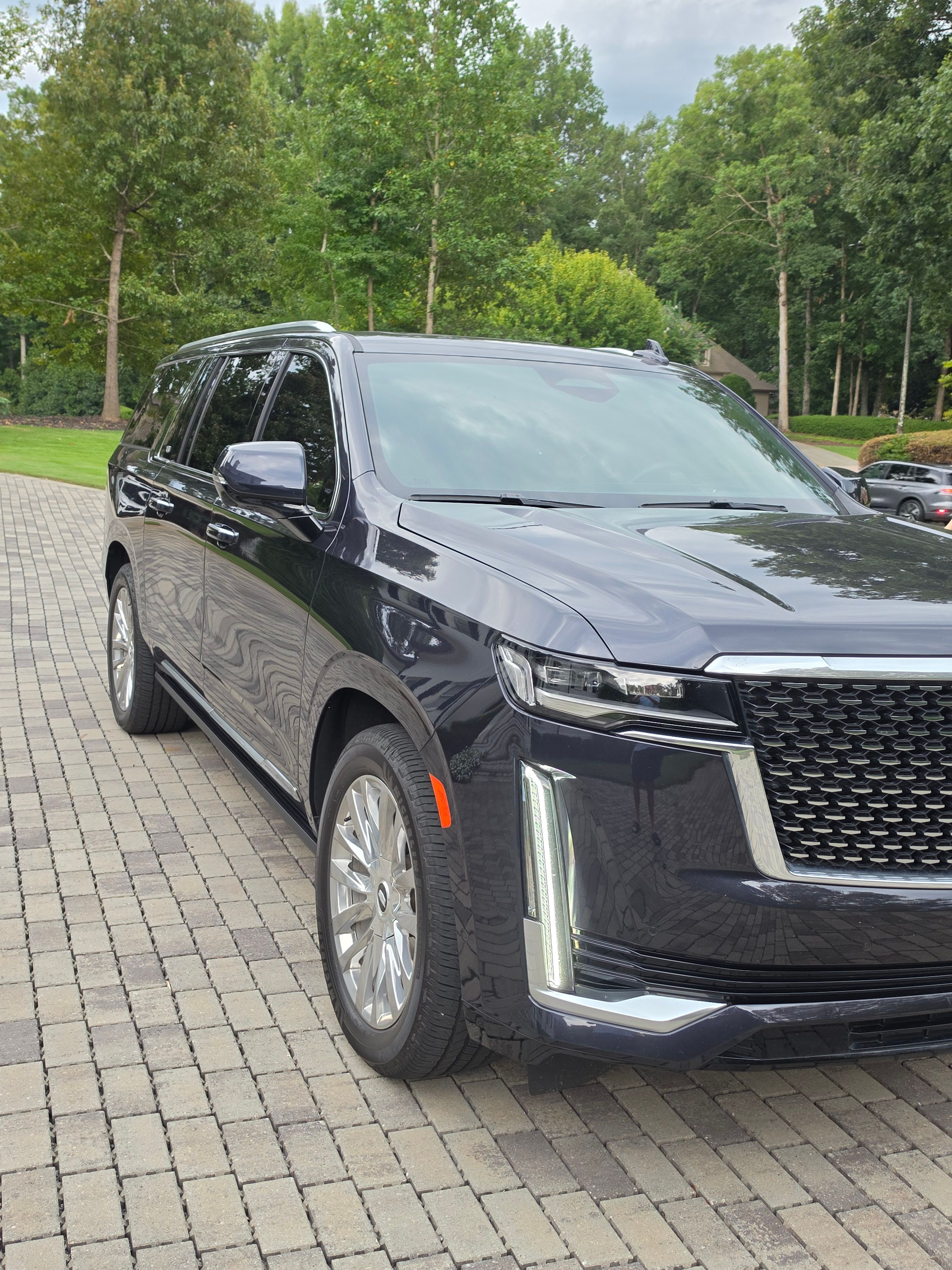 Used 2024 Cadillac Escalade ESV Premium Luxury w/ Performance Package AWD/4WD image 22