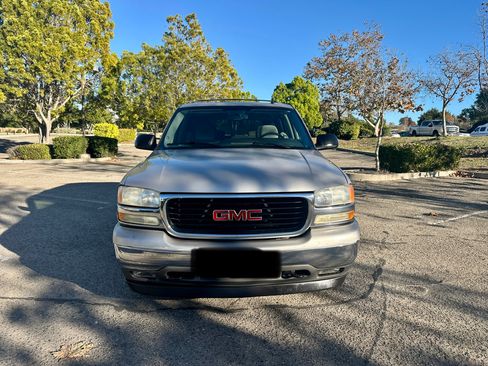 Used 2006 GMC Yukon SLE w/ Smart Select Package image 2