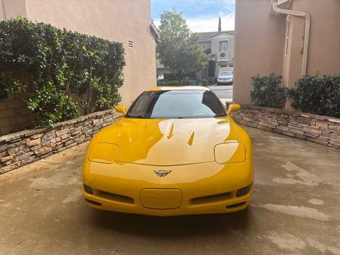 Used 2002 Chevrolet Corvette Coupe 2D w/ Preferred Equipment Group2 image 8