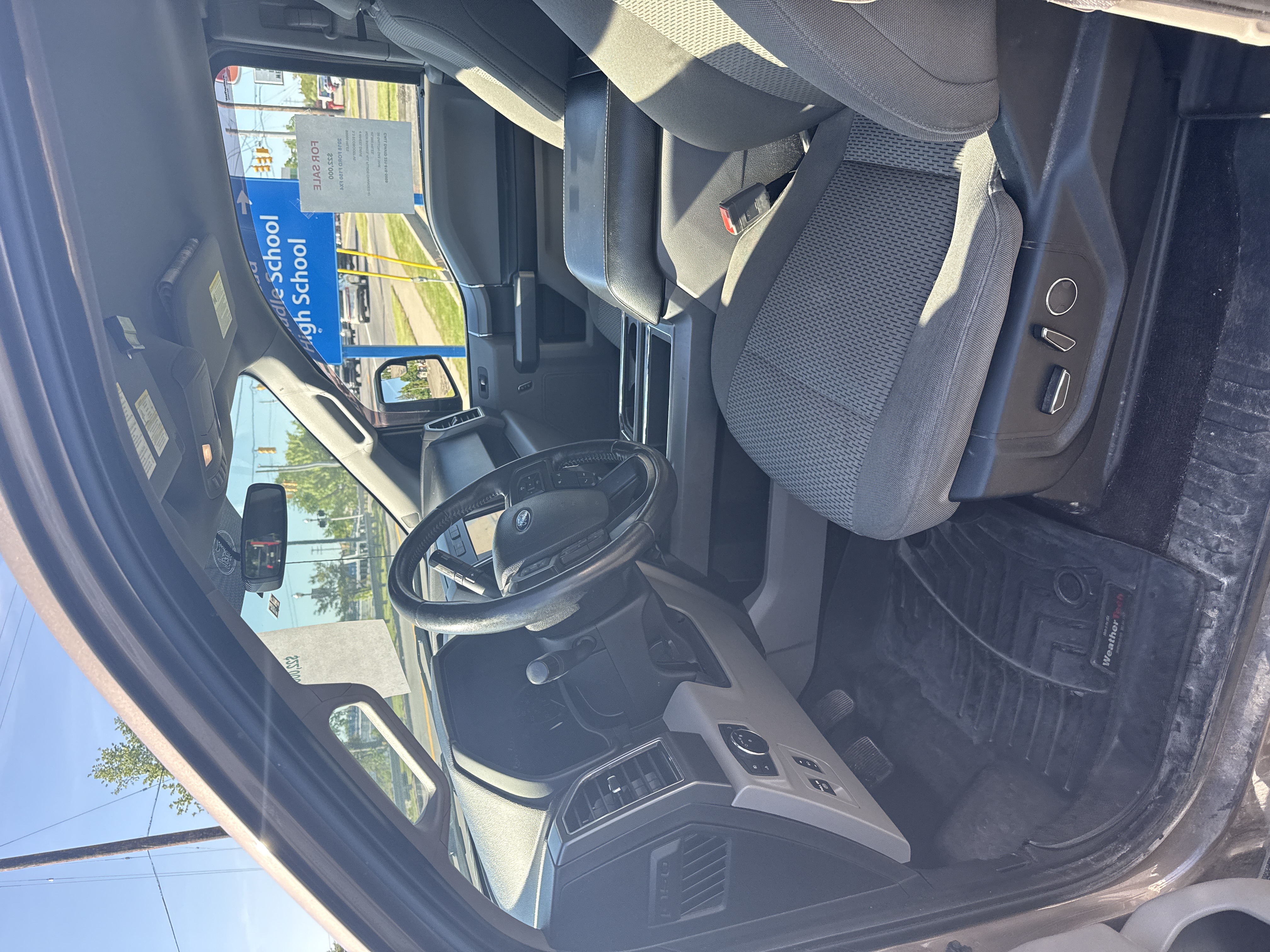 Used 2018 Ford F150 XLT w/ Equipment Group 302A Luxury AWD/4WD image 9