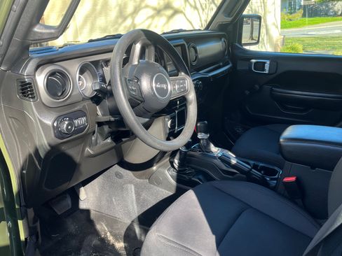 Used 2022 Jeep Wrangler Sport image 16