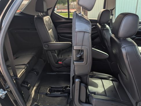 Used 2019 Chevrolet Traverse RS image 16