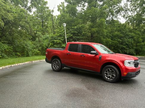 Used 2024 Ford Maverick XLT FWD image 5
