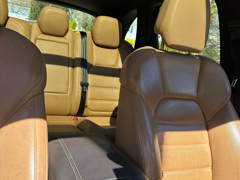 Used 2015 Porsche Cayenne S image 16