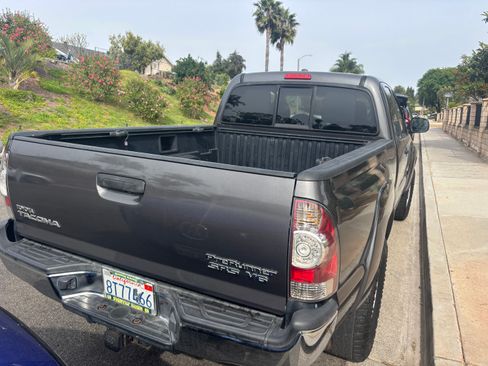 Used 2009 Toyota Tacoma PreRunner image 2