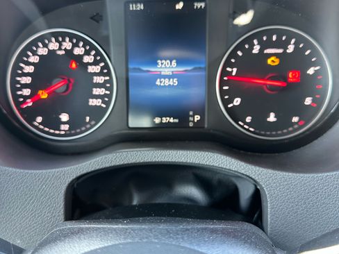 Used 2025 Mercedes-Benz Sprinter 2500 image 4