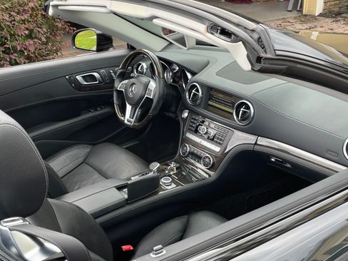 Used 2013 Mercedes-Benz SL 550 image 16