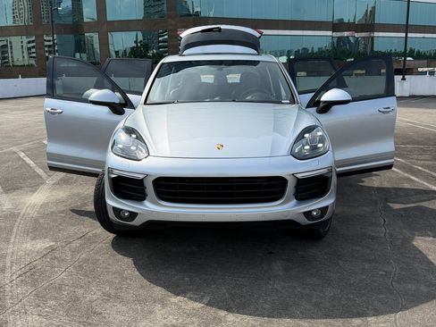 Used 2017 Porsche Cayenne AWD/4WD image 9