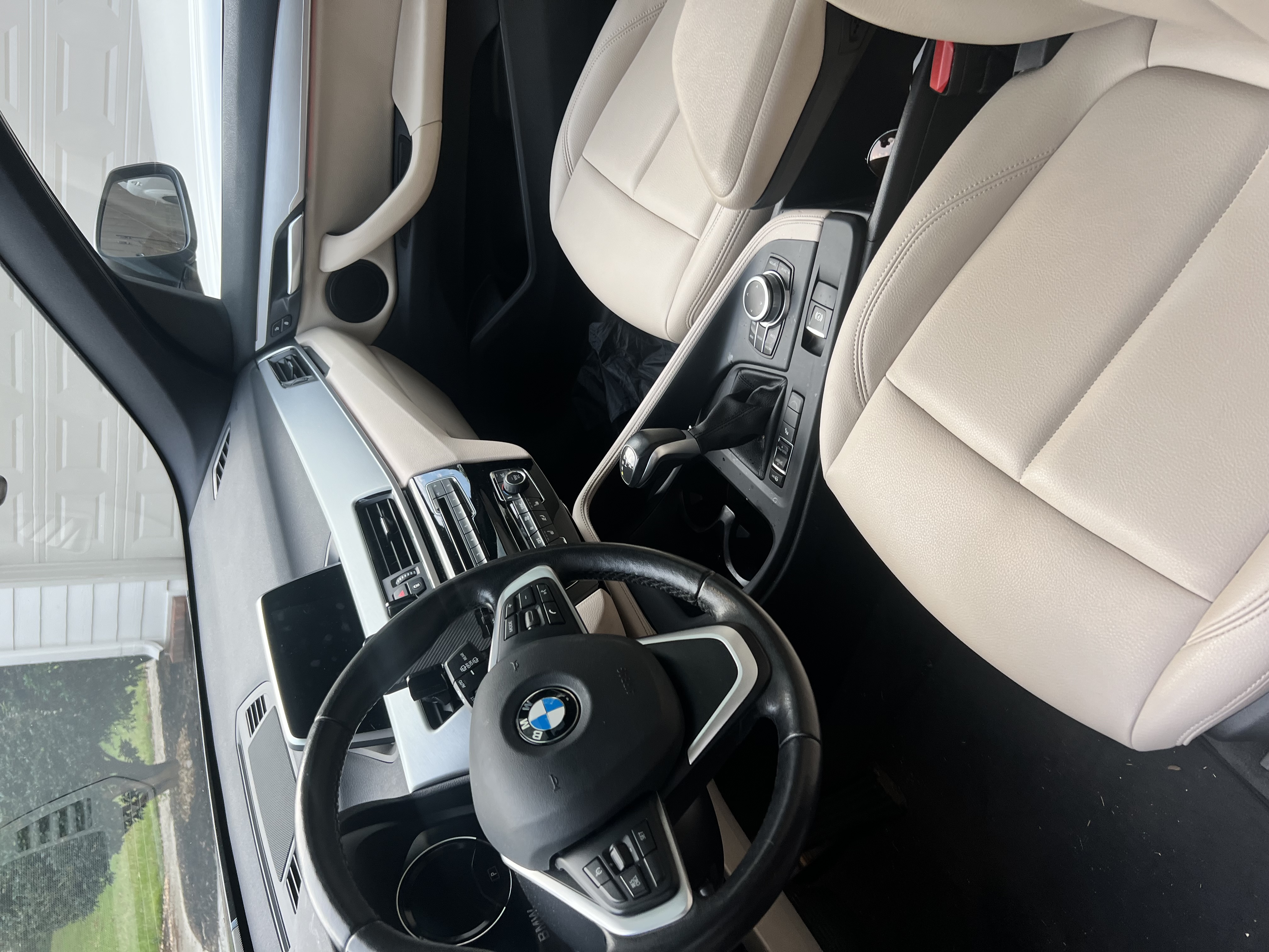 Used 2019 BMW X1 sDrive28i w/ Convenience Package FWD image 4