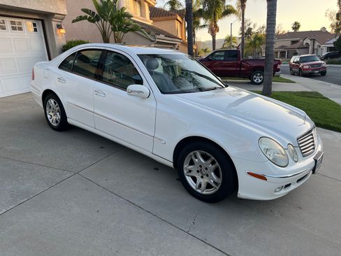 Used 2004 Mercedes-Benz E 320 Sedan image 2