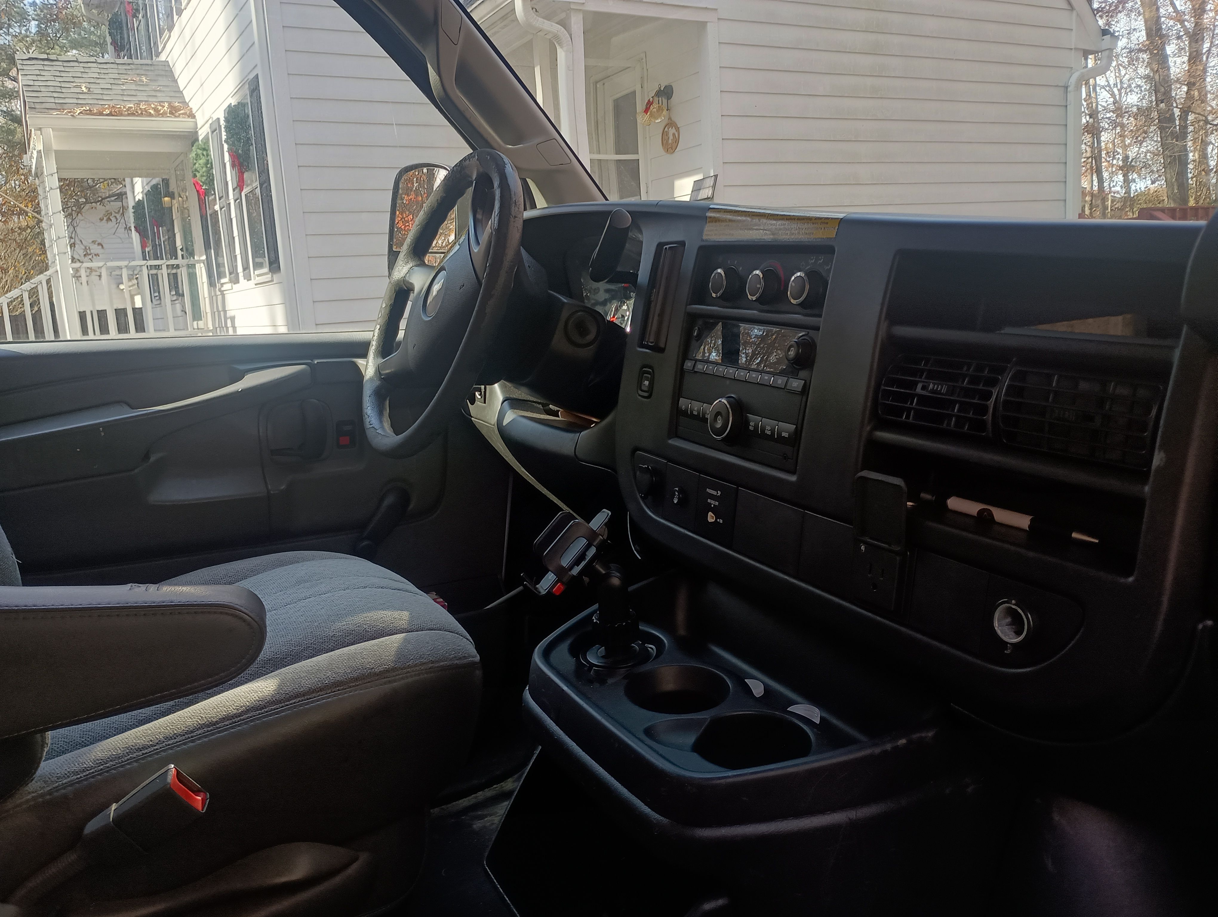 Used 2016 Chevrolet Express 3500 RWD image 12