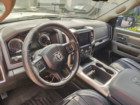 Used 2020 RAM 1500 Classic SLT w/ Luxury Group RWD image 5