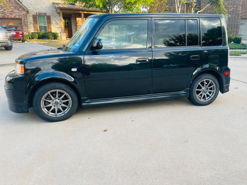 Used 2006 Scion xB image 4