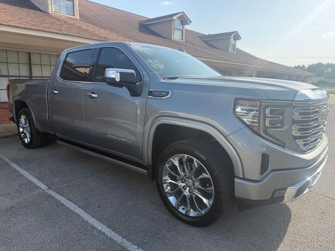 Used 2023 GMC Sierra 1500 Denali w/ Denali Reserve Package AWD/4WD image 21