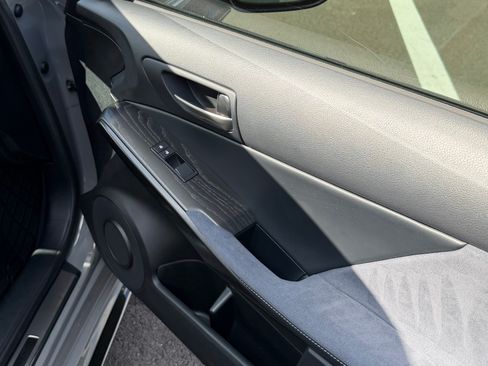 Used 2022 Lexus IS 500 image 16