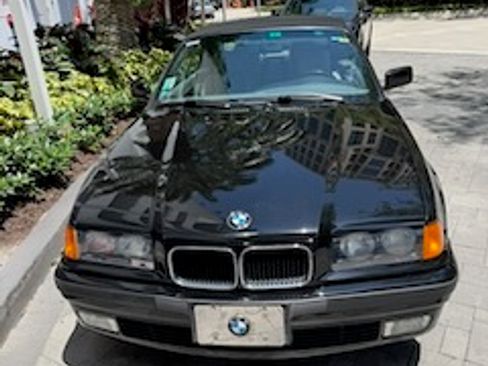 Used 1995 BMW 325i Convertible RWD image 14