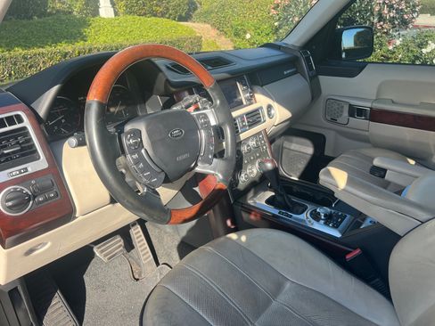 Used 2010 Land Rover Range Rover Supercharged image 9