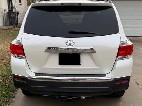 Used 2012 Toyota Highlander SE image 2