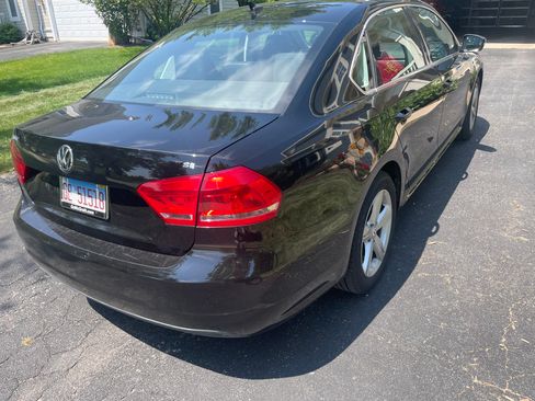 Used 2013 Volkswagen Passat 2.5 SE FWD image 2