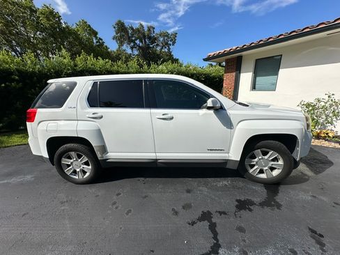 Used 2011 GMC Terrain SLE FWD image 10