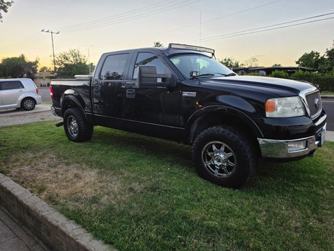 Used 2005 Ford F150 Lariat AWD/4WD image 4