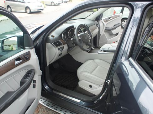 Used 2016 Mercedes-Benz GL 450 4MATIC image 13