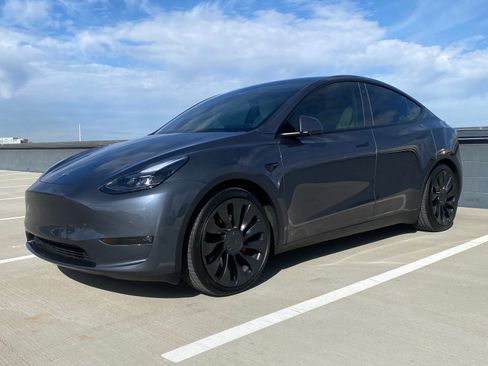 Used 2022 Tesla Model Y Performance AWD/4WD image 12