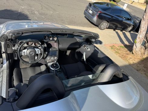 Used 2006 Nissan 350Z Enthusiast w/ (S02) Side Air Bags Pkg image 15