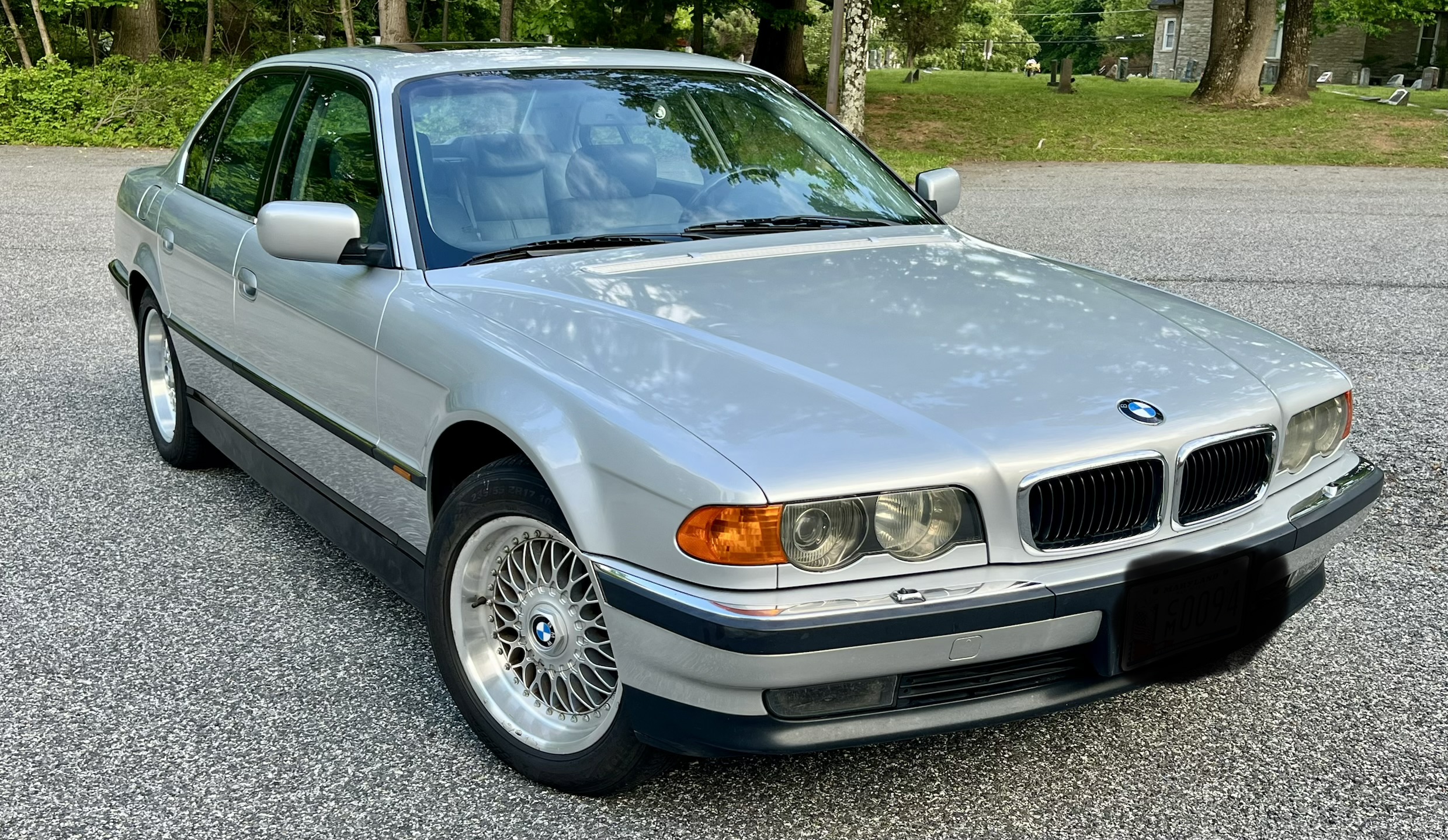 Used 2000 BMW 740i RWD image 1