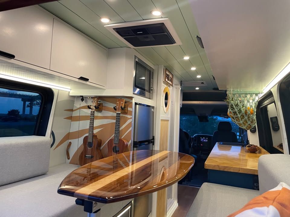 Used 2016 Mercedes-Benz Sprinter 2500 image 19