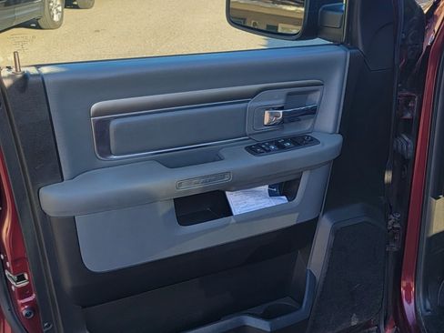 Used 2019 RAM 1500 Classic SLT image 6