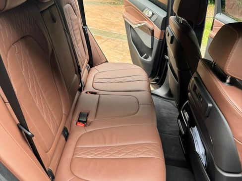 Used 2020 BMW X5 M50i image 9