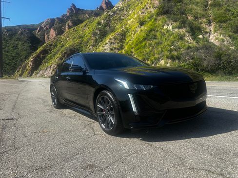 Used 2023 Cadillac CT5 V w/ Premium Package image 17