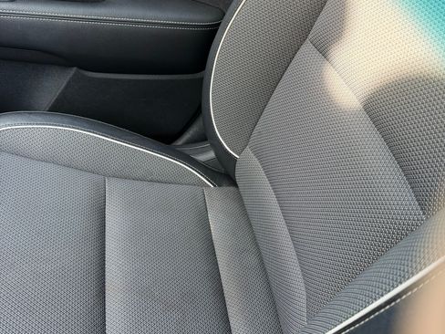 Used 2022 Kia Niro EX FWD image 23