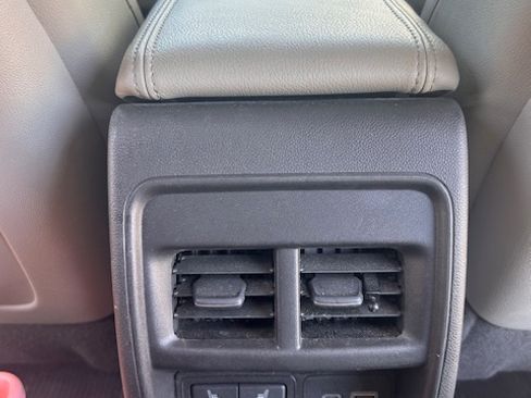 Used 2019 Cadillac XT4 Luxury w/ Cold Weather Package image 8