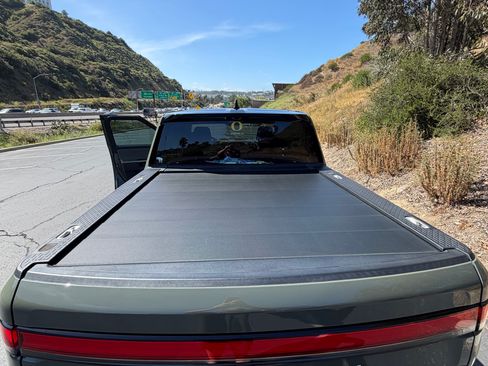 Used 2022 Rivian R1T Launch Edition image 17