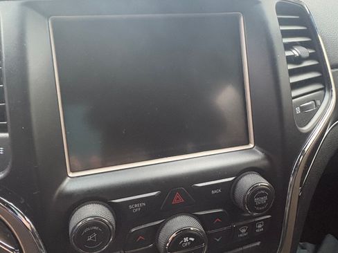 Used 2017 Jeep Grand Cherokee Limited image 11