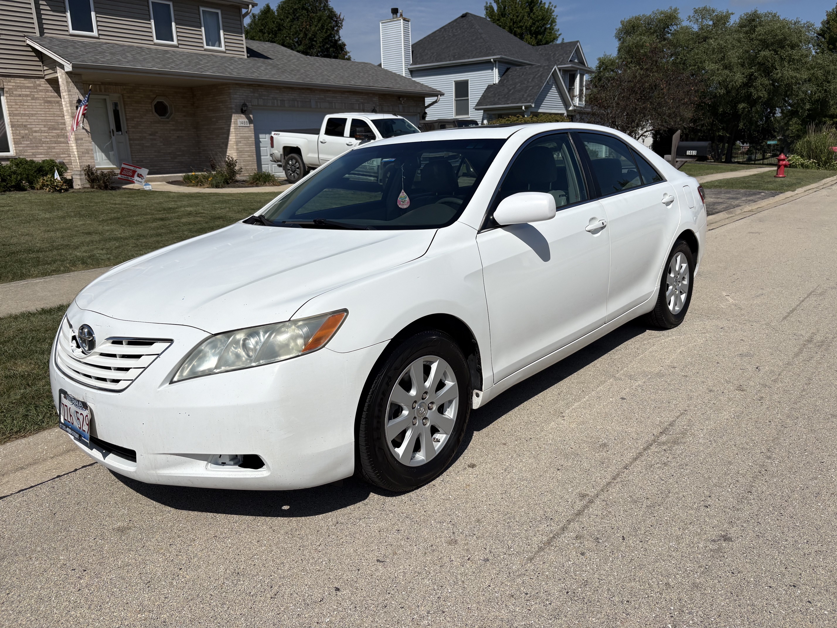 Used 2009 Toyota Camry XLE FWD image 2
