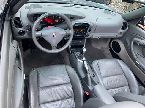 Used 2003 Porsche 911 Carrera image 10