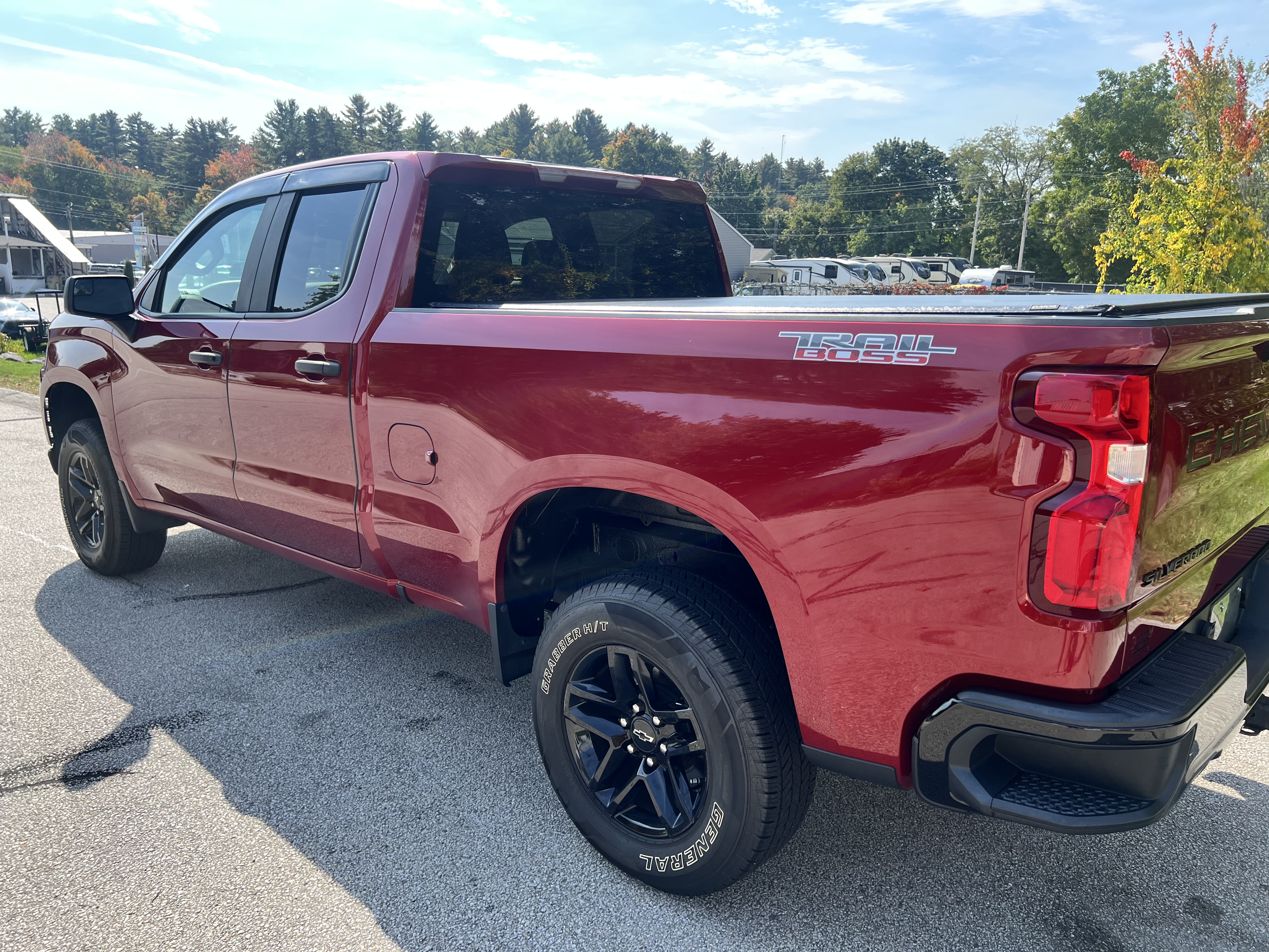 Used 2020 Chevrolet Silverado 1500 Custom Trail Boss w/ Custom Convenience Package AWD/4WD image 16