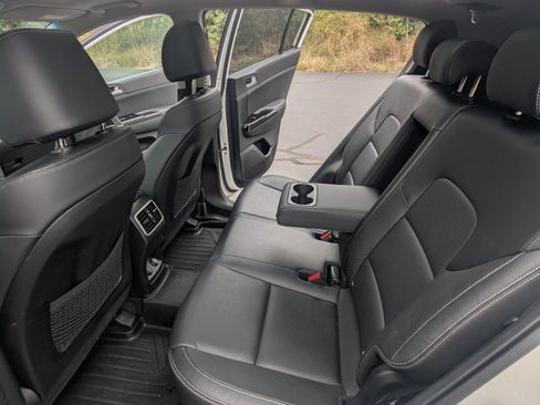 Used 2022 Kia Sportage EX w/ EX Technology Package image 16