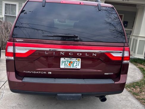 Used 2015 Lincoln Navigator L 4WD image 10