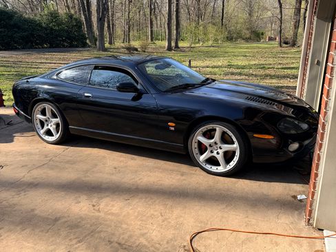 Used 2006 Jaguar XK8 Coupe image 2