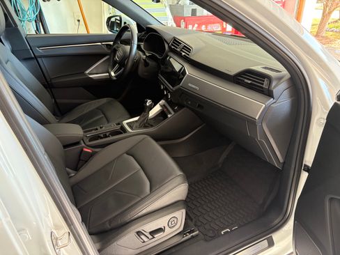 Used 2024 Audi Q3 2.0T Premium w/ Convenience Package image 6