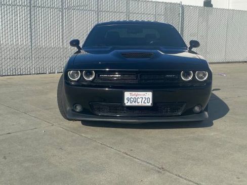 Used 2015 Dodge Challenger SRT w/ Technology Group RWD image 9