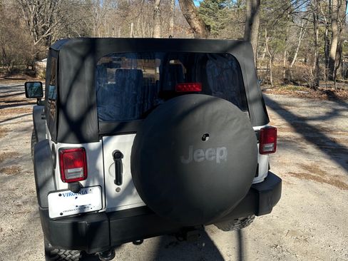 Used 2009 Jeep Wrangler Rubicon w/ PWR Convenience Group image 5