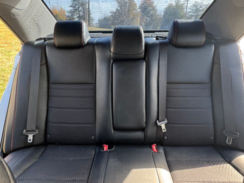 Used 2015 Toyota Camry SE w/ Moonroof Package FWD image 8