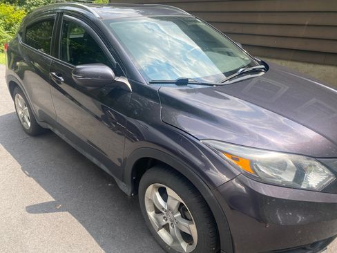 Used 2016 Honda HR-V EX-L image 2